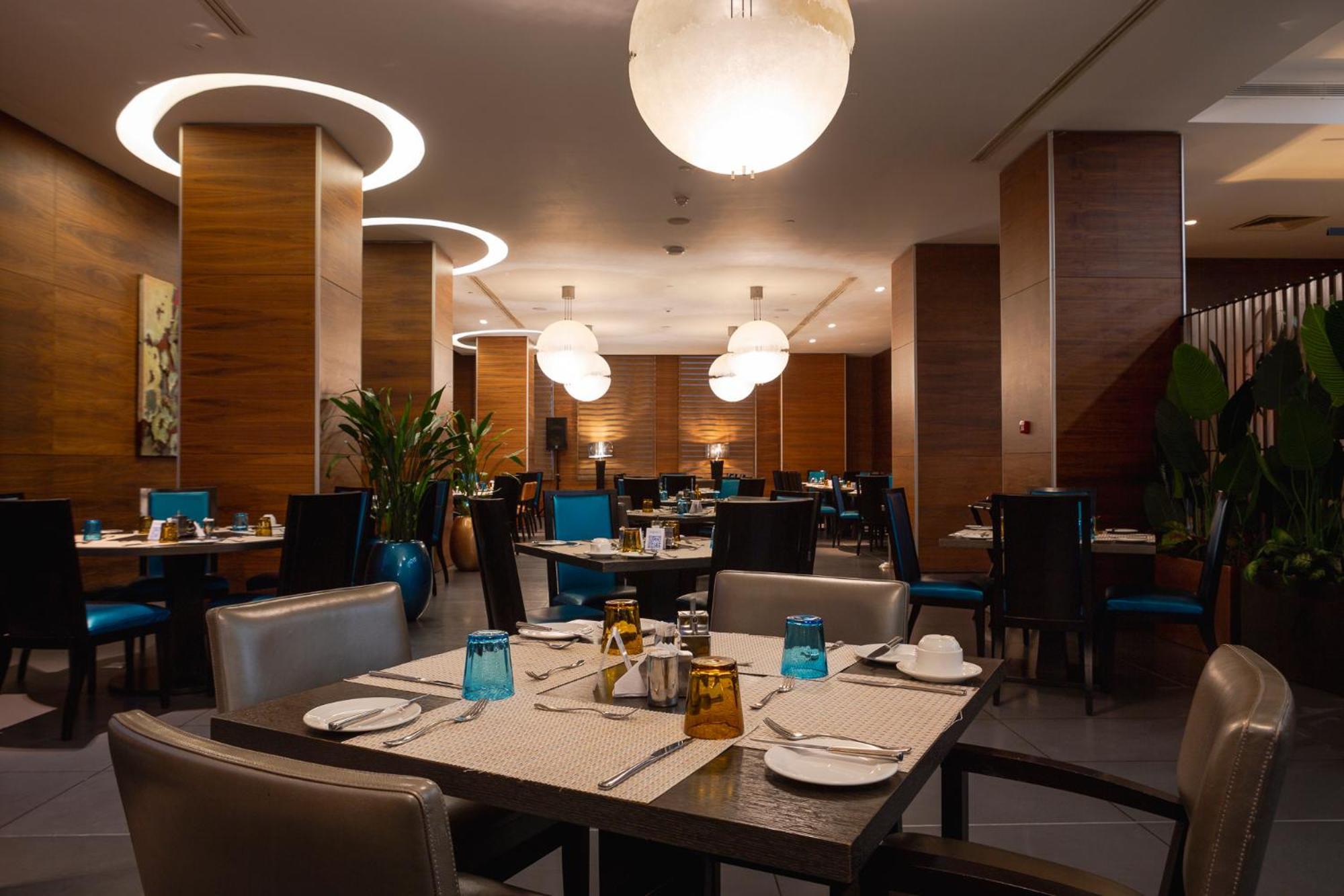 Eko Hotel Main Building Lagos Exterior photo